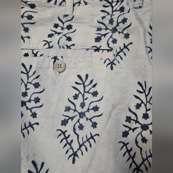 BILLS KHAKIS Light blue/navy printed parker shorts. Size 36 NWT - Picture 8 of 12